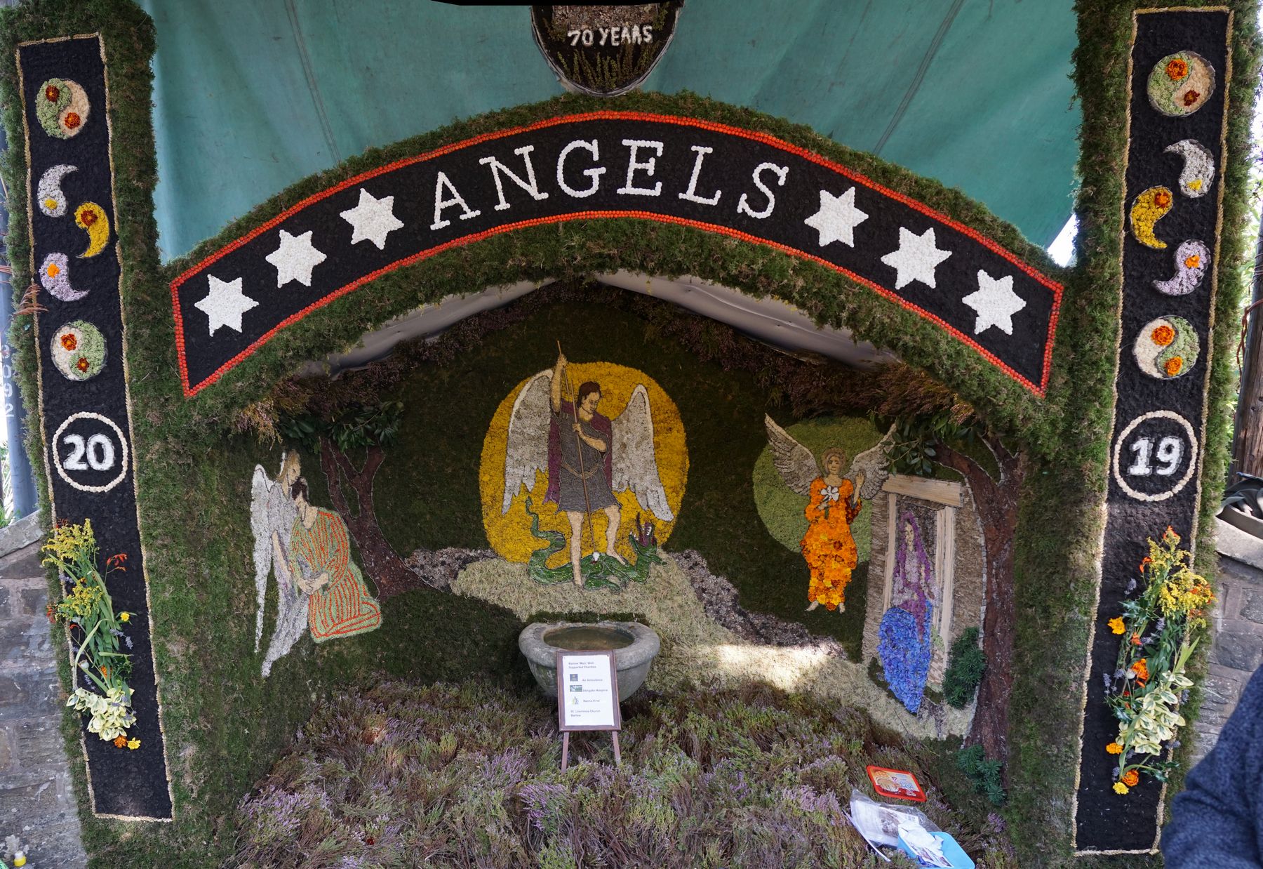 St Lawrence, 2019 Barlow Well Dressing - 3